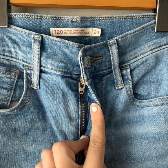 Levi 720 High Rise Super Skinny Blue Distressed 24 - Picture 8 of 10